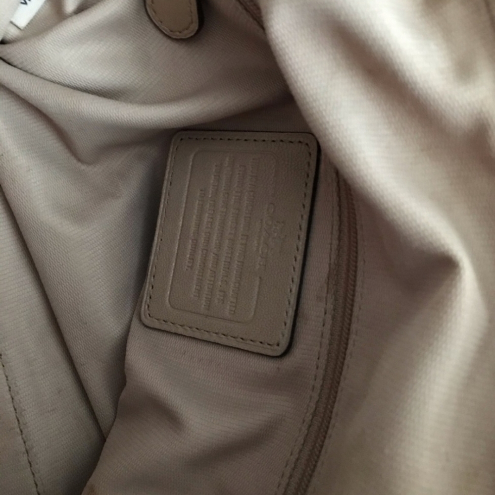 Authentic Coach Rhyder Satchel Purse Bag - Picture 6 of 9